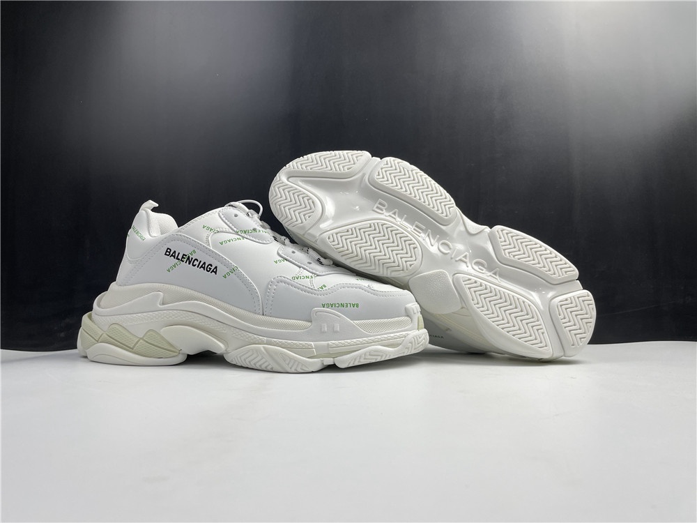 TRIPLE-S SNEAKER